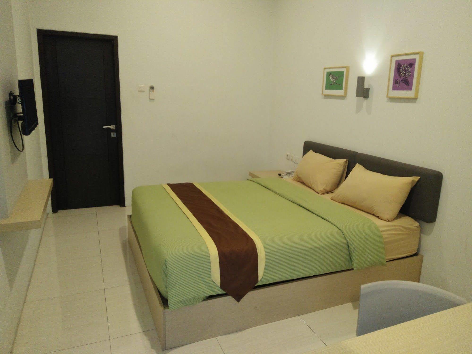 Hotel Sentra 3*